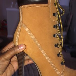 Zigi girl boots size 8 brand new never worn $100